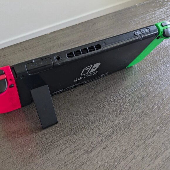 Nintendo 32GB Special Edition Splatoon 2 Switch Console - Black - Picture 15 of 16